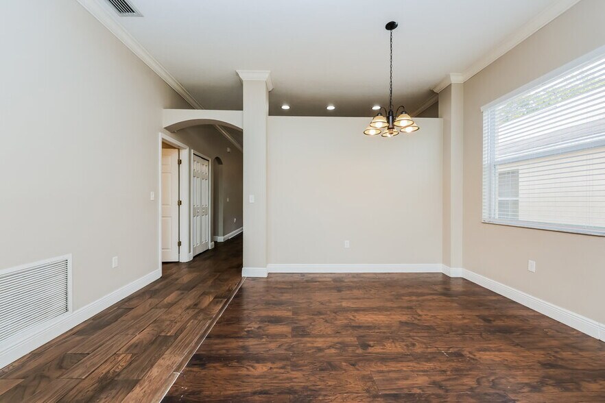 Building Photo - 35107 Meadow Reach Dr