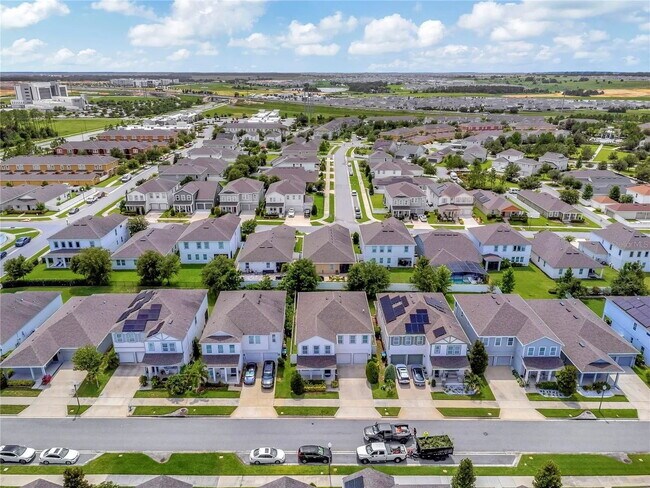 Building Photo - Stunning Fully Furnished 4 Bed Home with Resort-Style Community Amenities