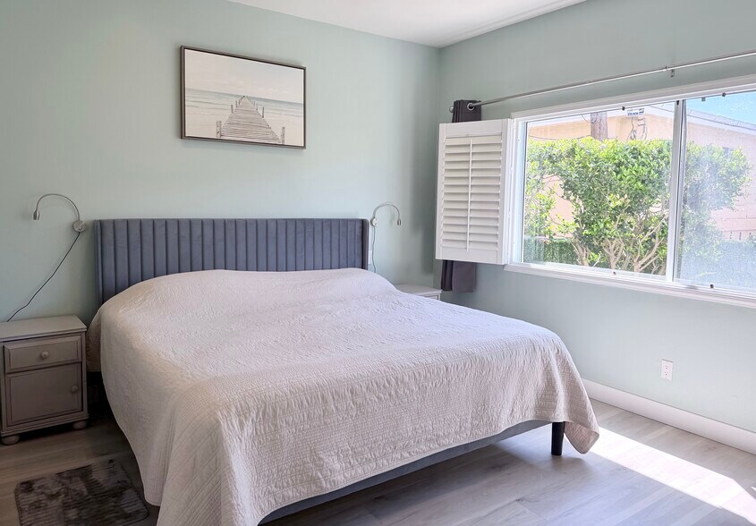 Building Photo - 3645 Cardiff Ave