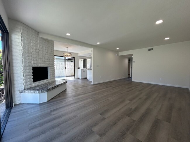 Building Photo - Spacious Newly Remodeled Townhome in Bonsall, CA