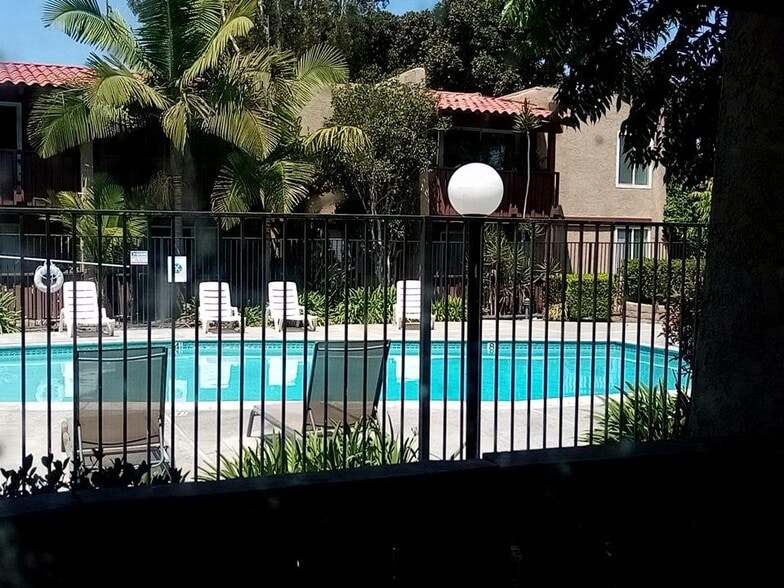 Building Photo - 1000 W MacArthur Blvd