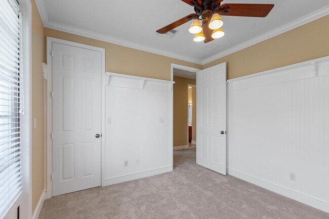 Building Photo - 4244 Grove Park Dr