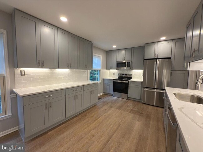Building Photo - 3945 Wilcoxson Dr