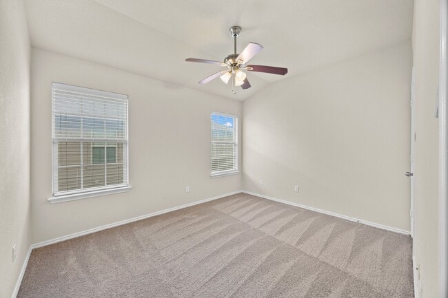 Building Photo - Updated Scofield Villas Condo with Garage & Private Yard