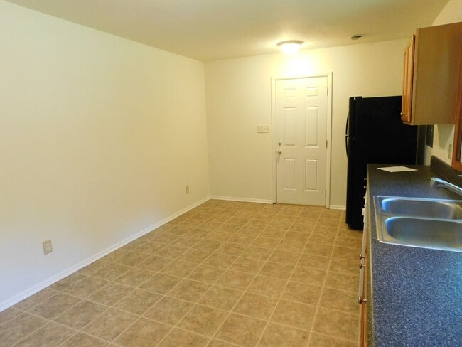 Building Photo - Brick Ranch in Oxford Heights Subdivision