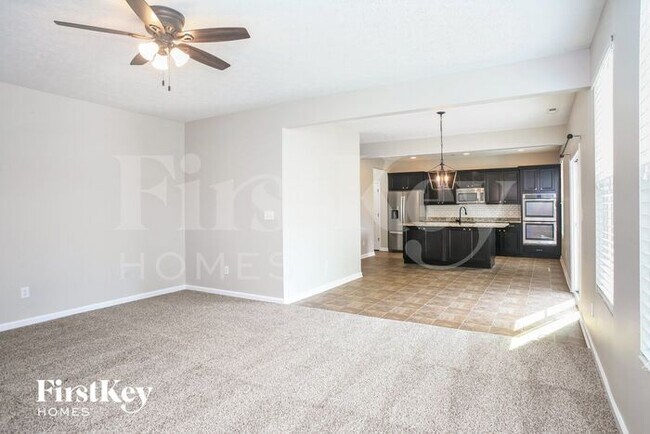 Building Photo - 4020 Poplar Dr