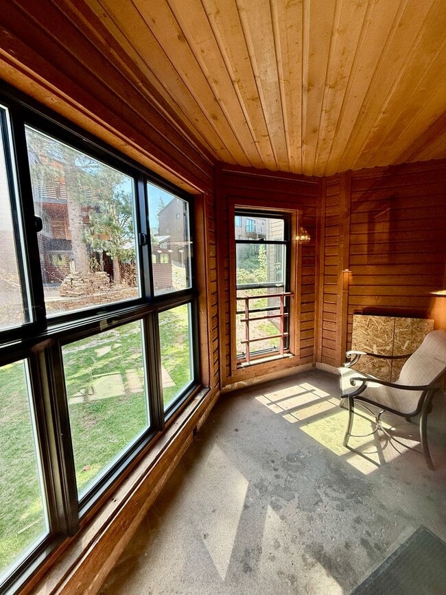 Building Photo - FOR RENT – Aspen Creek Condo in Mammoth Lakes