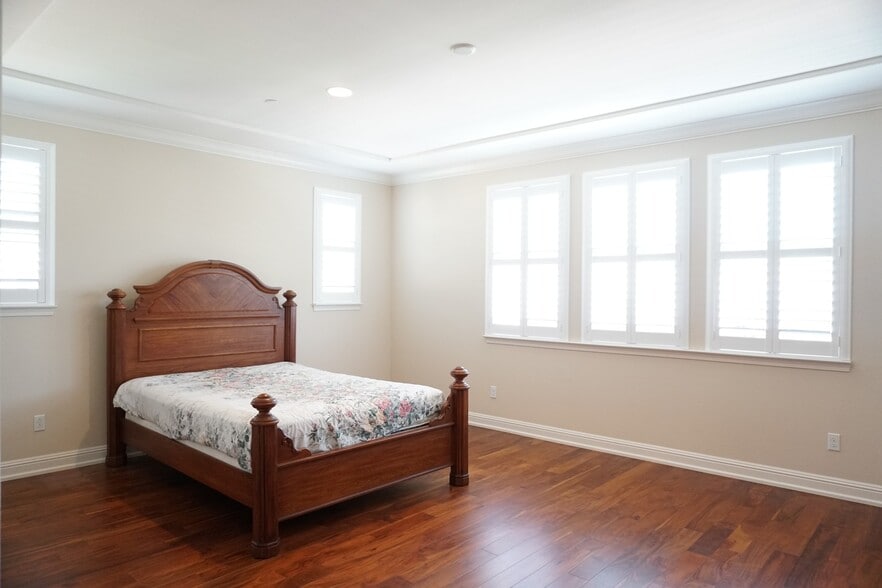 Building Photo - 18261 Bautista Cir