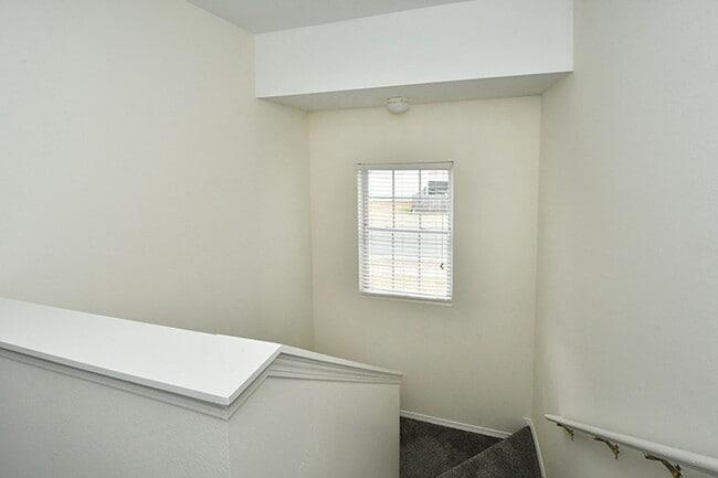 Building Photo - 3 Bedroom home near North Lake Mall Professionally managed by Select Real Estate