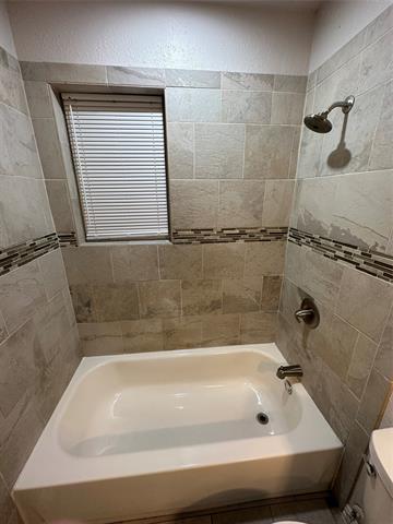 Building Photo - 2322 Meadow Ln