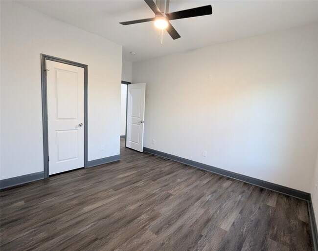 Building Photo - 1028 Francis Dr