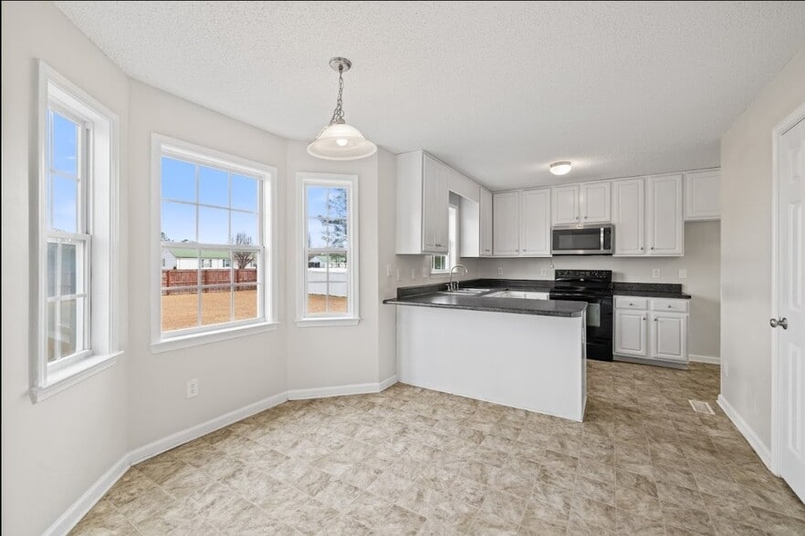 Building Photo - 137 Woodglen Dr