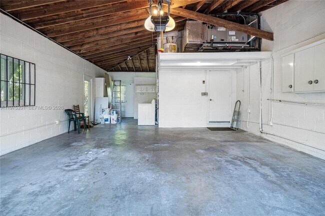 Building Photo - 1235 Algardi Ave