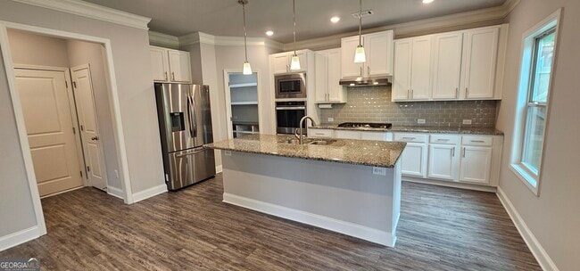 Building Photo - 352 Newshaw Dr