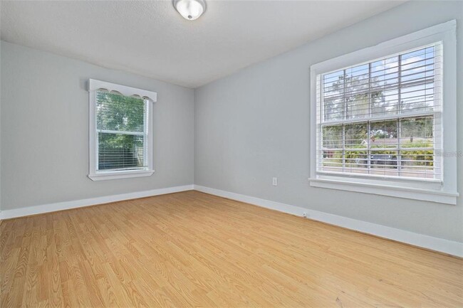 Building Photo - 3818 W Euclid Ave