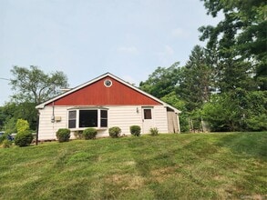 Building Photo - 32 Osborne Hill Rd