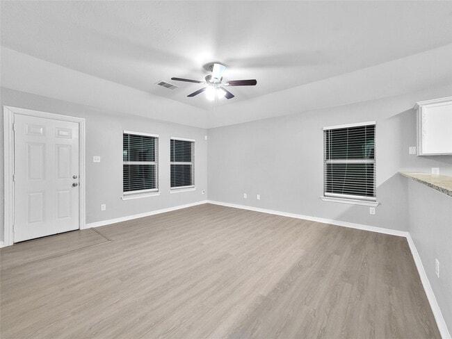 Building Photo - 21115 Escala Dr