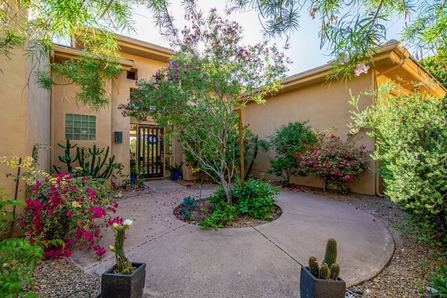 Building Photo - Available June 1st 2026 - Exclusive Gated Scottsdale Mountain Ranch Home