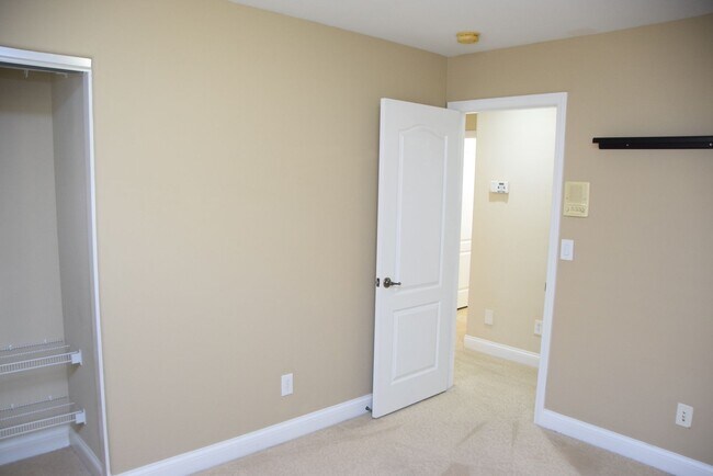 Building Photo - 60 Dark Creek Ave