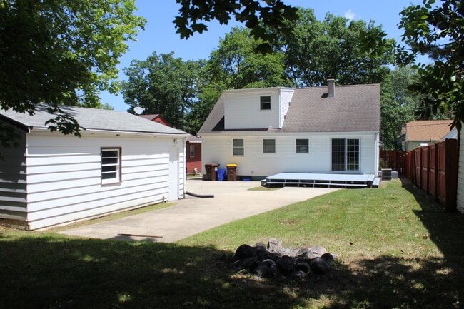 Building Photo - 723 Glendale Ave