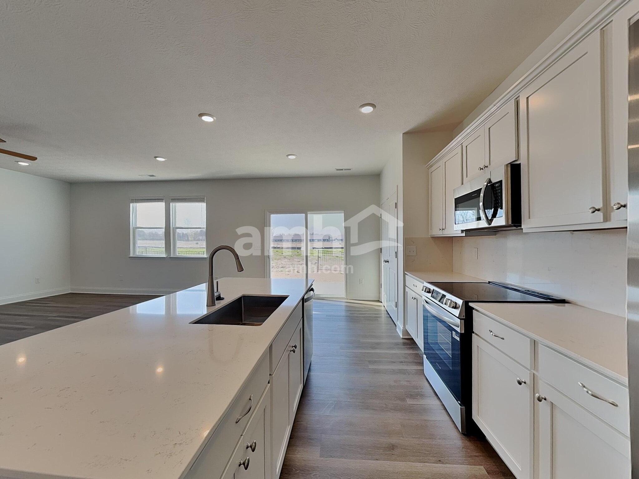 Building Photo - 9085 Henley Ave