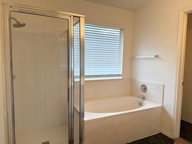 Building Photo - 13520 Bolivia Dr