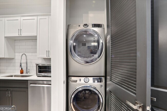 Building Photo - 625 Piedmont Ave NE