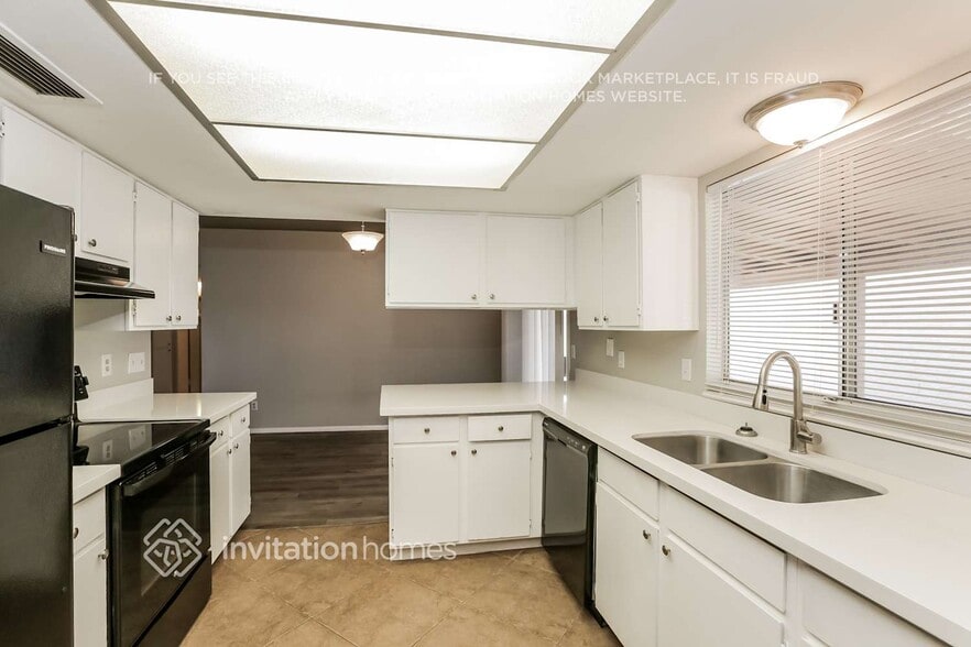 Building Photo - 1981 N Iowa St