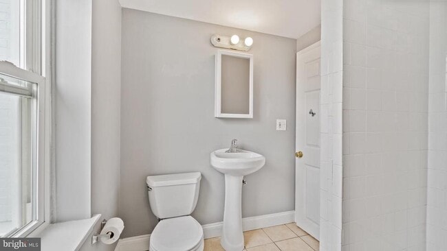 Building Photo - 203 S Springfield Rd