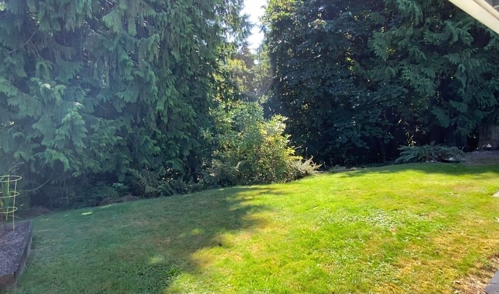 Big back yard - 12830 141st Pl SE