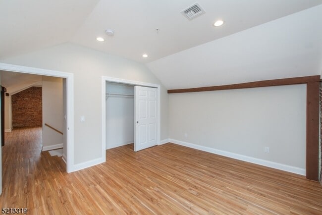 Building Photo - 124 Main St