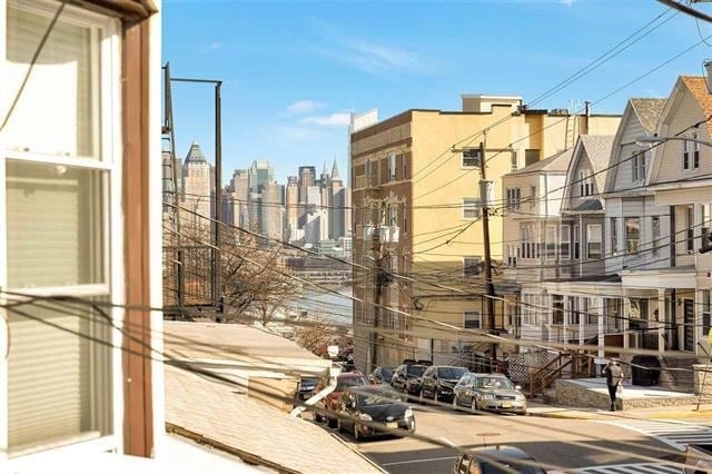 Building Photo - 36 46th St