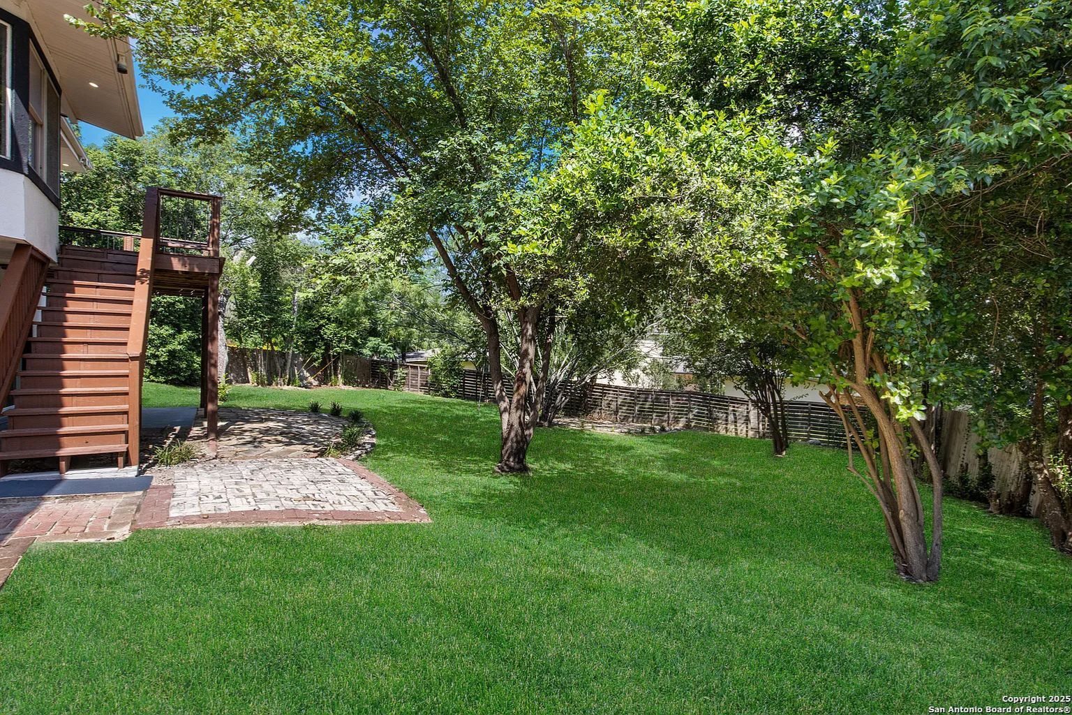 Building Photo - 123 E Brandon