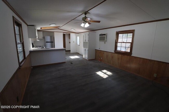 Building Photo - 238 Birchwood Ln