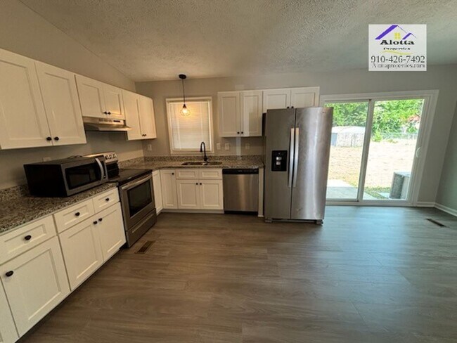 Building Photo - 415 Atwell Dr