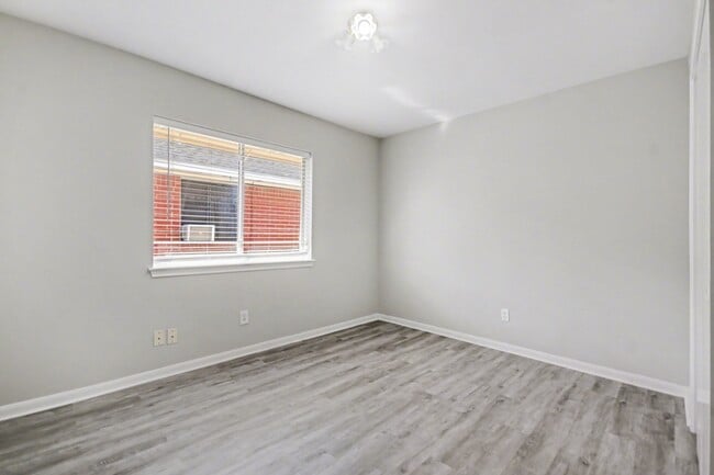 Building Photo - 9478 Carmalee St