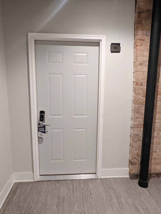 Building Photo - 130 E State St