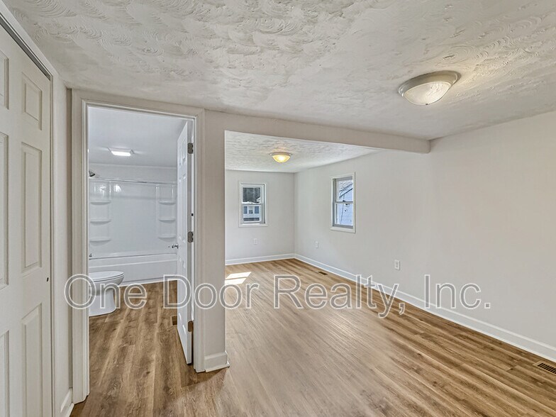 Building Photo - 165 Magruder Ave