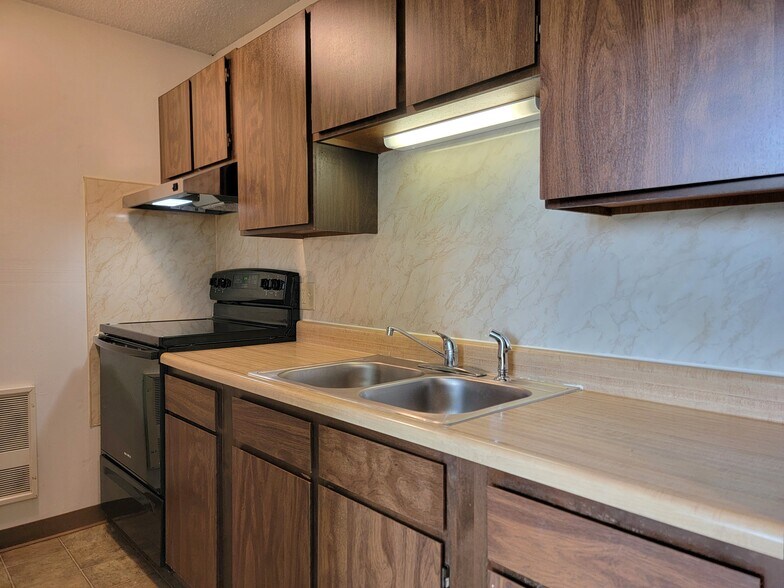Building Photo - 620 Clay Aly