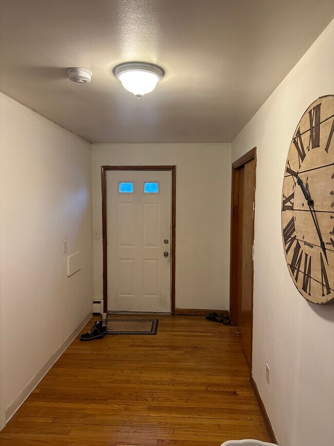 Building Photo - 19 Poplar St