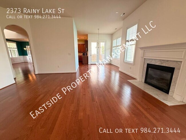 Building Photo - 2373 Rainy Lake St