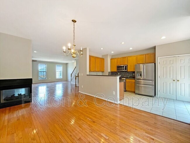 Building Photo - 15716 Palermo Terrace