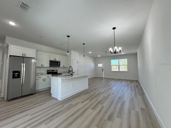 Building Photo - 7185 N Tallwood Dr