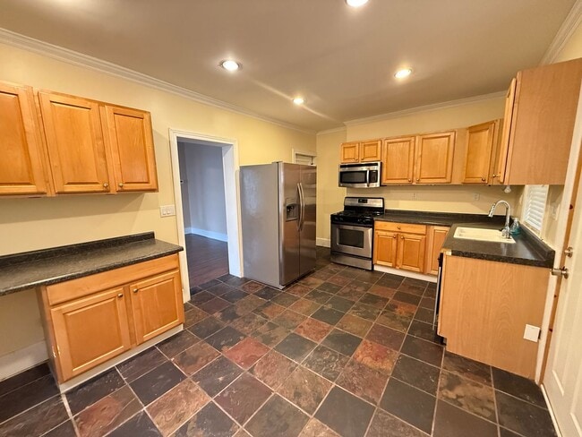 Building Photo - 309-311 Fitch St