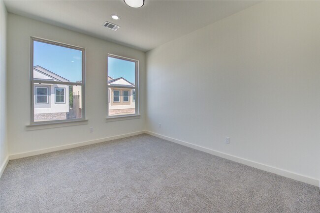 Building Photo - 2919 El Fenice Ln