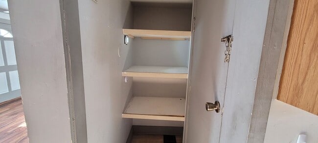 Building Photo - Single Family Home