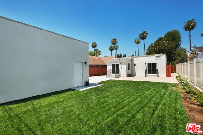Building Photo - 1288 N Hill Ave