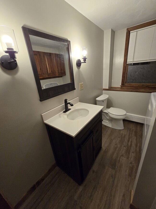 Bathroom - 16 Cote Cir