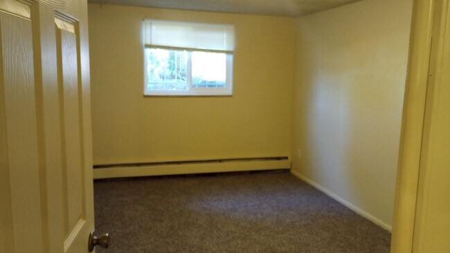 Building Photo - Great location off Leetsdale/Parker and Fl...