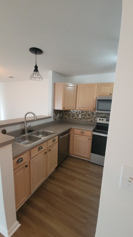 Building Photo - 6403 Shelton Circle